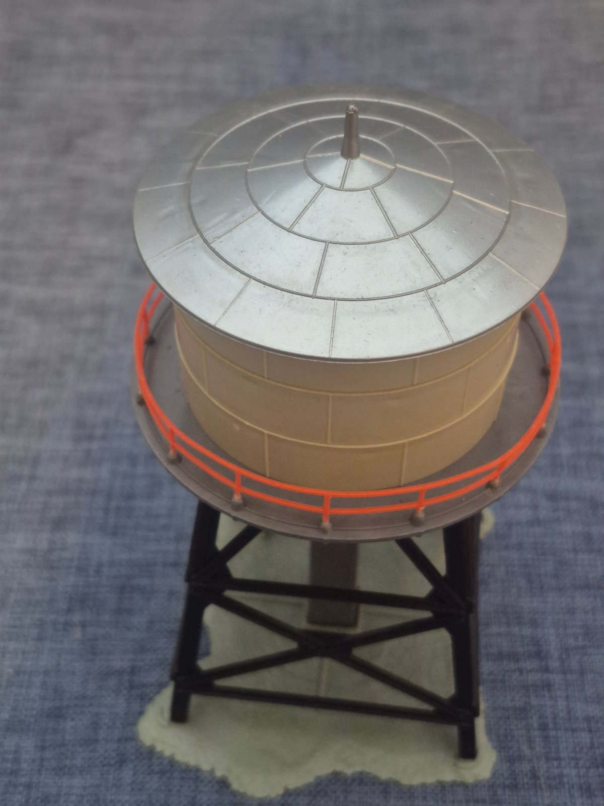 Faller - B144 Modellbahn Wasserturm Plastik Gebäude H0 Anlage Eisenbahn Zubehör