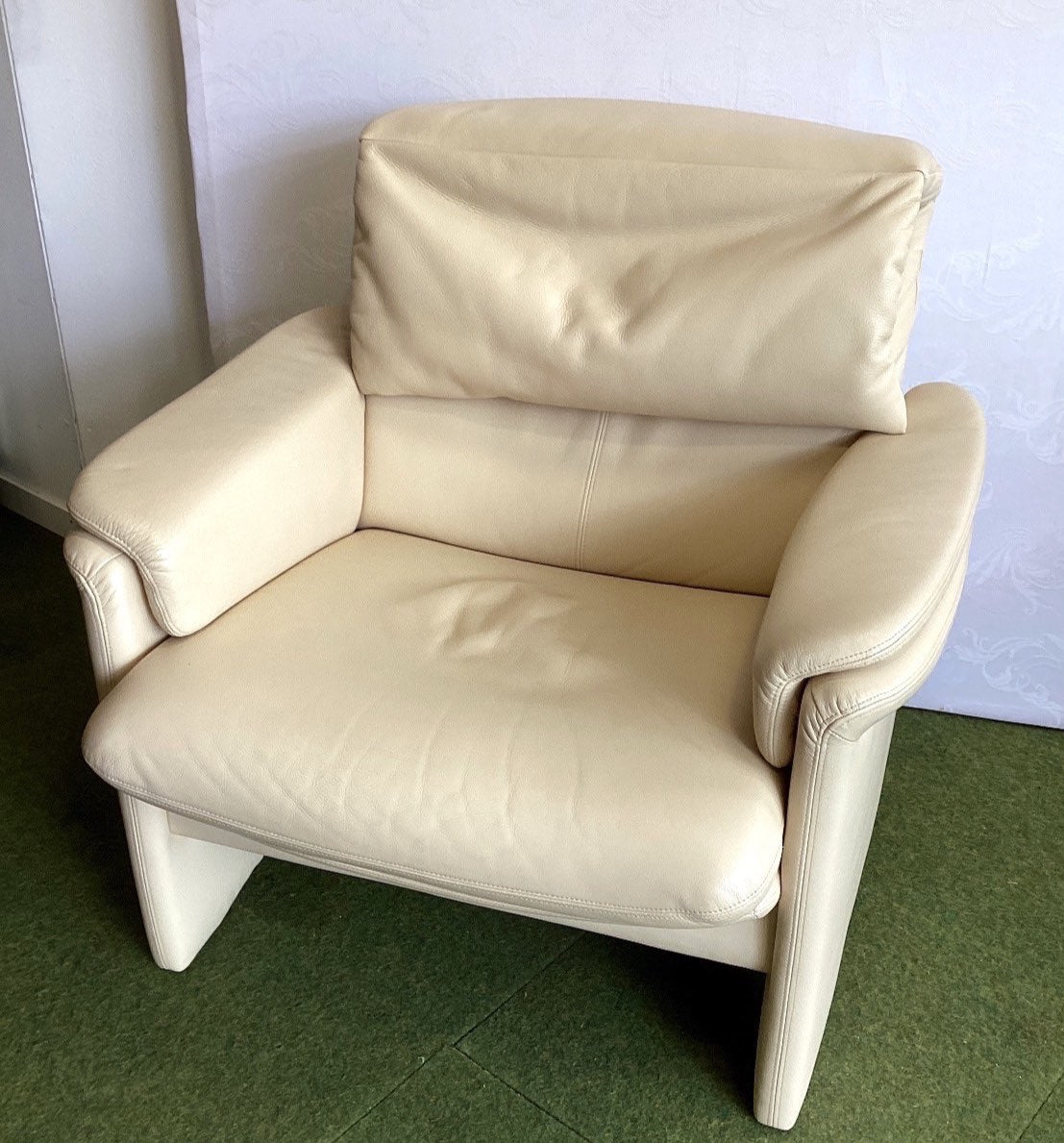 Leder Sessel Creme Beige Wohnzimmer Lounge Chair gepolstert vintage