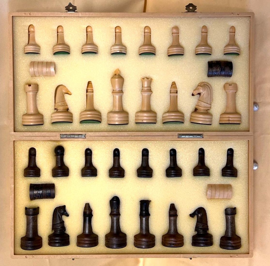 Schachspiel, Klappkoffer, Schachbrett, Figuren, Kunststoff