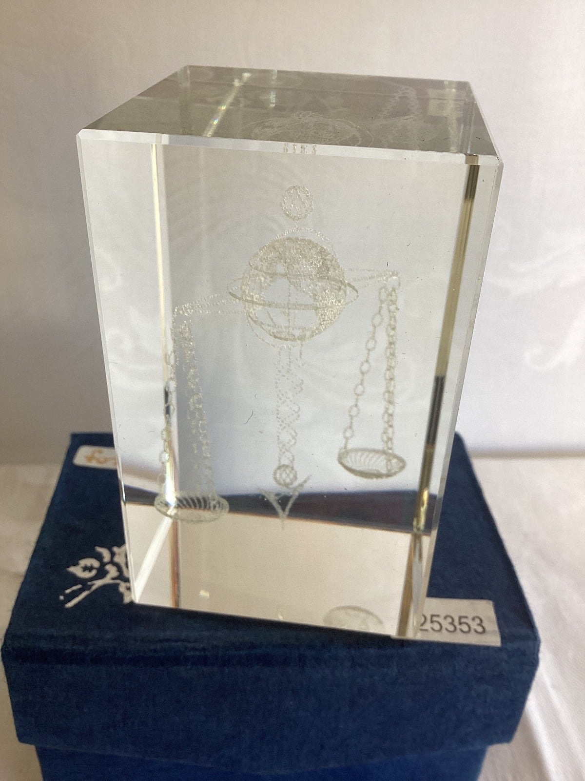 formano 3D Laser Kristallglas Quader Sternzeichen Waage Deko mit Box