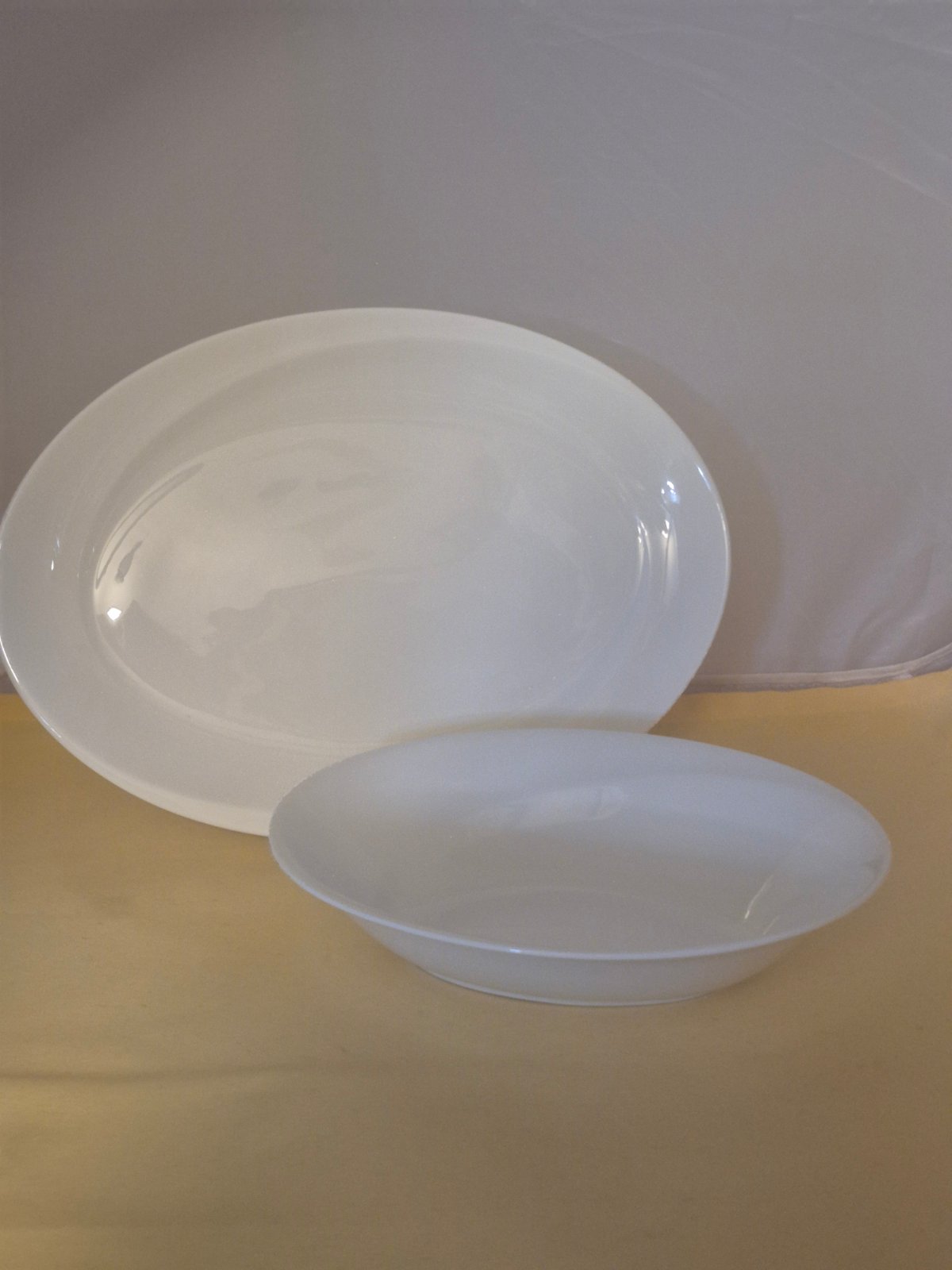 Wedgwood Bone China "Solar" Servierplatte und Schale -  2er Set England