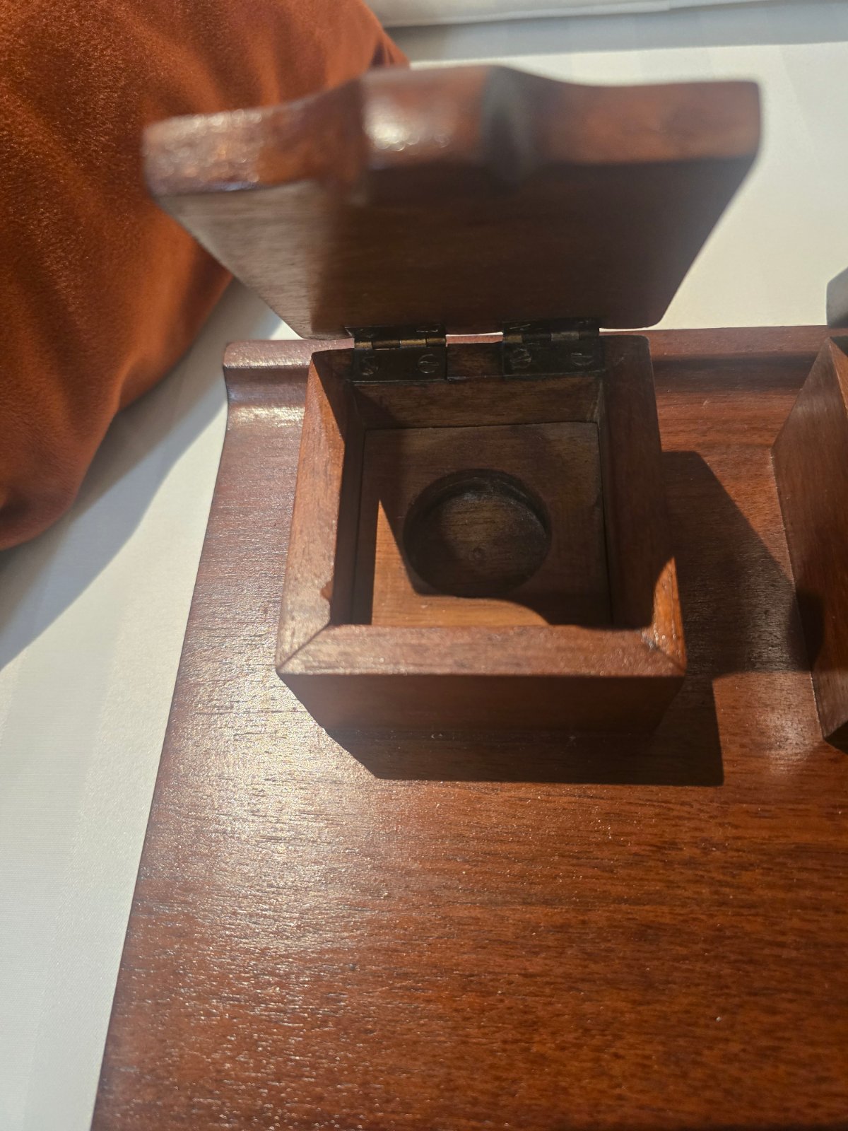 Vintage Holz Stemoelbox/Briefmarkenbox 3 Klappdeckel Mahagoni braun