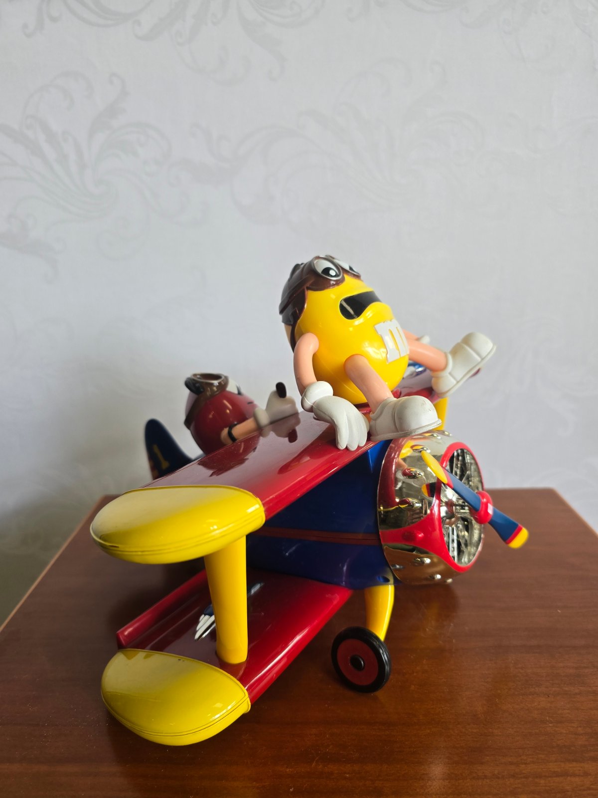M&M's Candy Dispenser Spender Doppeldecker Flugzeug Yellow Red Figur