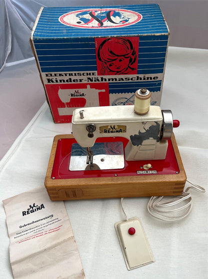 Regina Elektrische Kinder-Nähmaschine - 1960er - Holz - OVP - Anleitung
