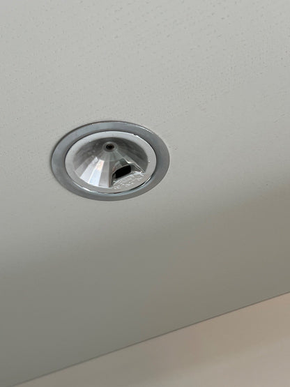 Vitrinenschrank Glastüren Glasböden Innenbeleuchtung Landhausstil weiß