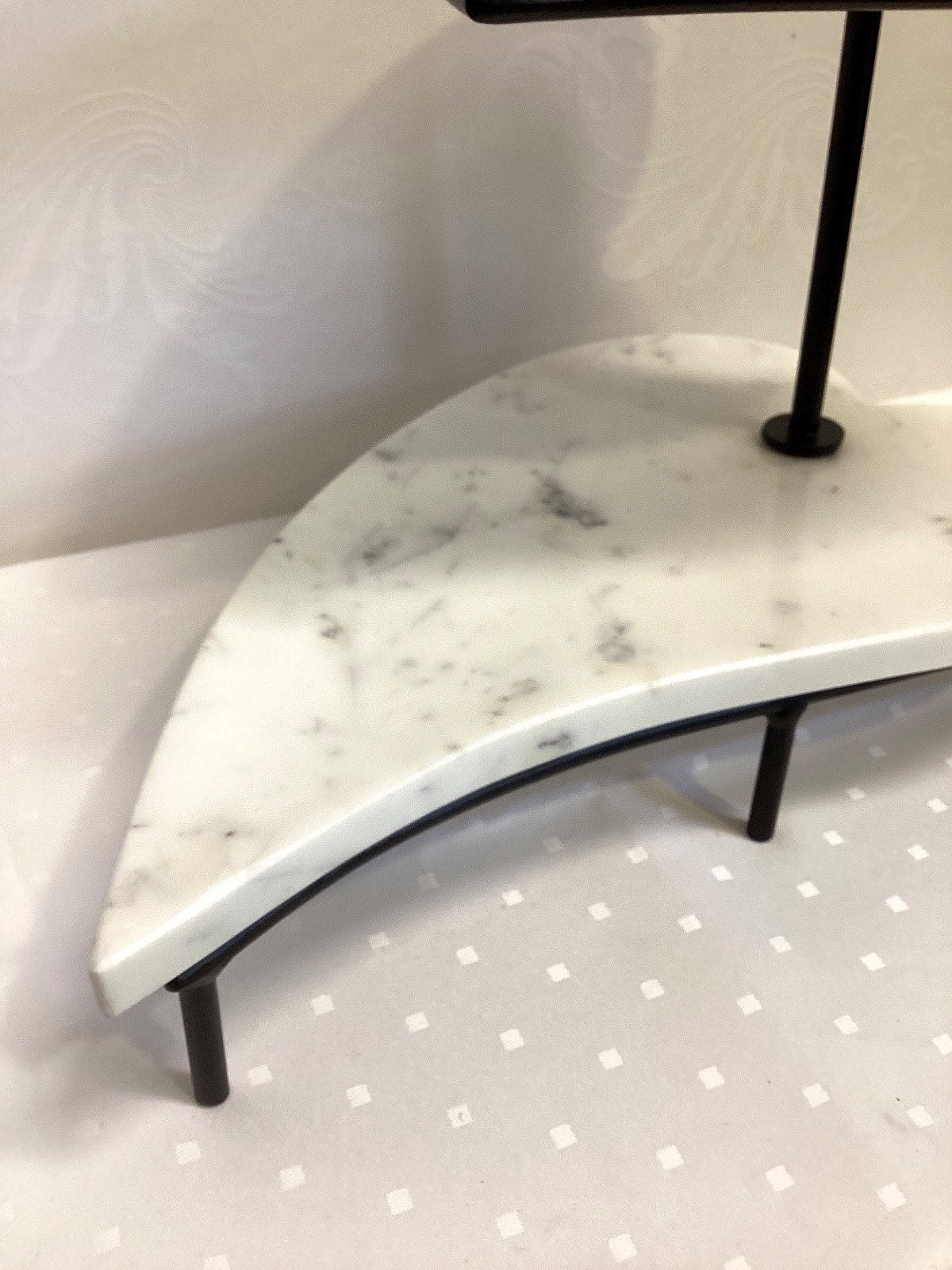 Etagere 2-stöckig Marmor Herzform schwarz Metall Servierständer Cakestand