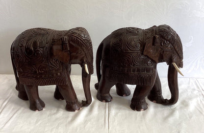 2x Holzelefant Figur handgeschnitzt Skulptur Asien Vintage Deko Paar Höhe 26 cm