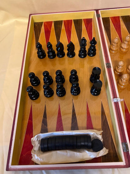 Schach - Backgammon - Dame - 3in1 -  Holz, klappbar, aufwendige Gravuren