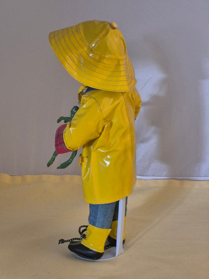 Mr. Mischief - Porzellanpuppe - Junge im Regenoutfit - Vintage