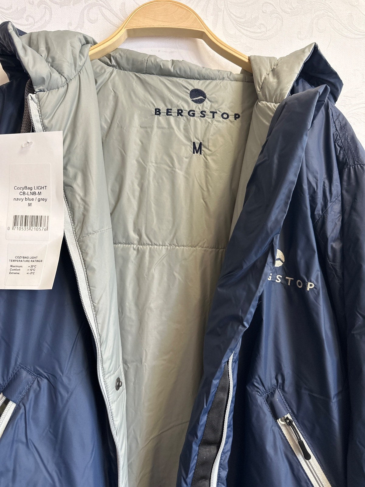 Bergstop CozyBag LIGHT Schlafsack-Anzug Gr. M Navy Blue Grey NEU mit Etikett