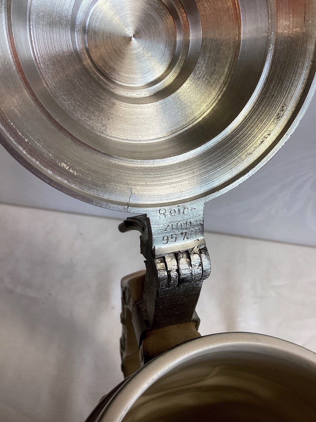 Antiker Bierkrug Keramik Zinndeckel Jagdmotiv Auerhahn Kuckuck Hase Relief