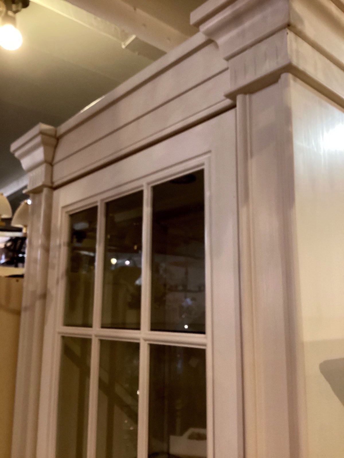 Vitrine Hochschrank Weiß Landhaus Glastür Glasböden Innenbeleuchtung klassisch