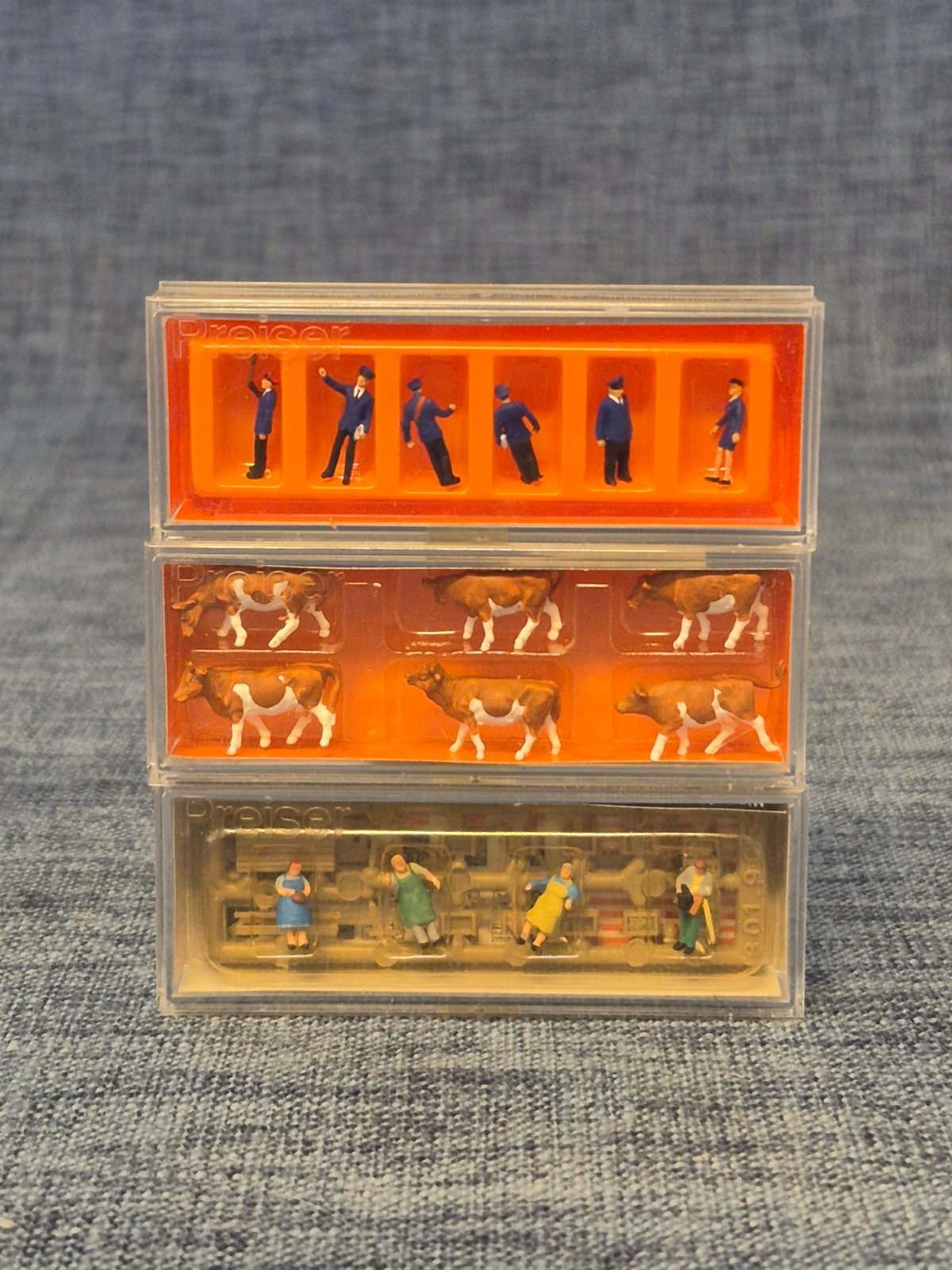 Preiser N 1:160 Figuren-Set Konvolut 7x Hirsche Kühe Bahnpersonal Passanten