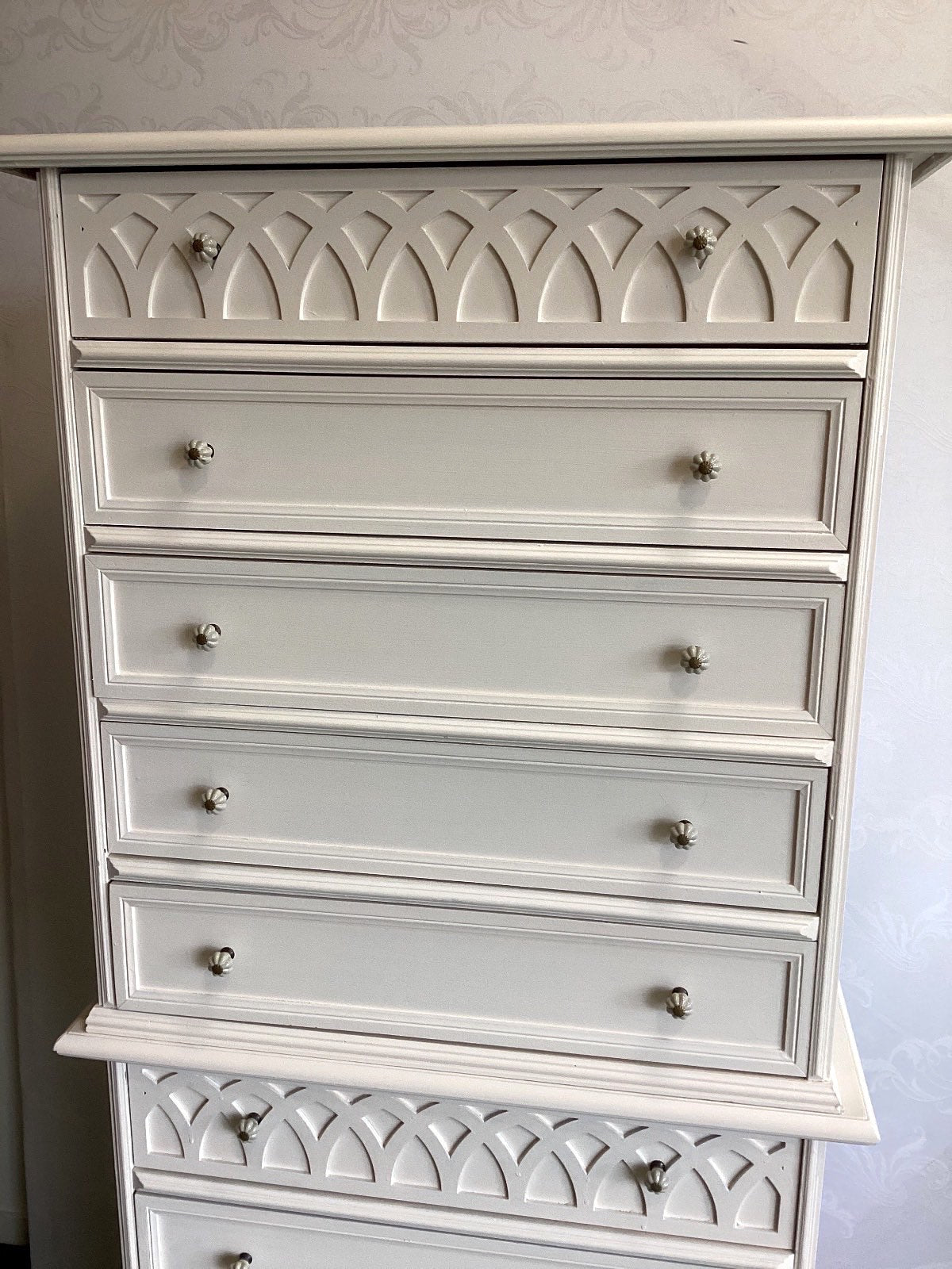 2 Weiße Kommoden, 10 Schubladen Schnitzdekor Landhaus Shabby Chic Schlafzimmer