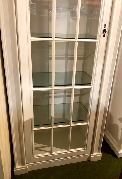 Vitrine Hochschrank Weiß Landhaus Glastür Glasböden Innenbeleuchtung klassisch