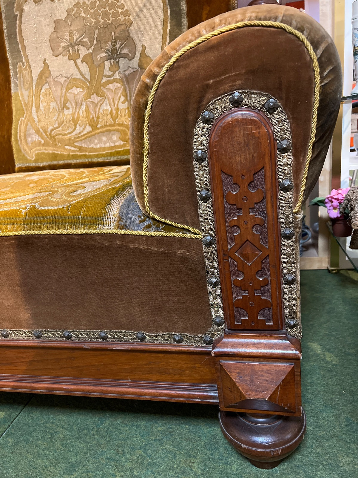 Antikes Gründerzeit Sofa, braun, Samtbezug, Blumenmotiv, 19. Jahrh.