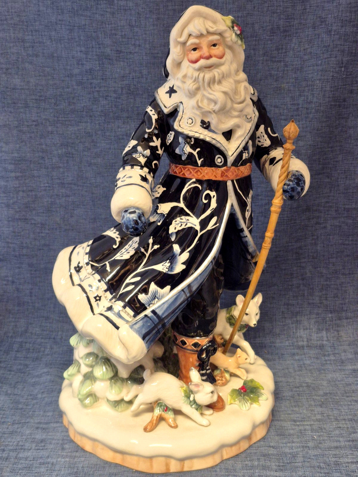 Goebel - Fitz and Floyd - Santa im blauen Mantel - 48 cm - Weihnachtsmann