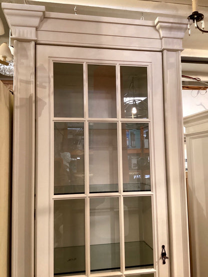 Vitrine Hochschrank Weiß Landhaus Glastür Glasböden Innenbeleuchtung klassisch