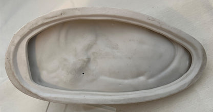Porzellan Figur, liegender männlicher Akt,  wie Jugendstil,  weiß matt