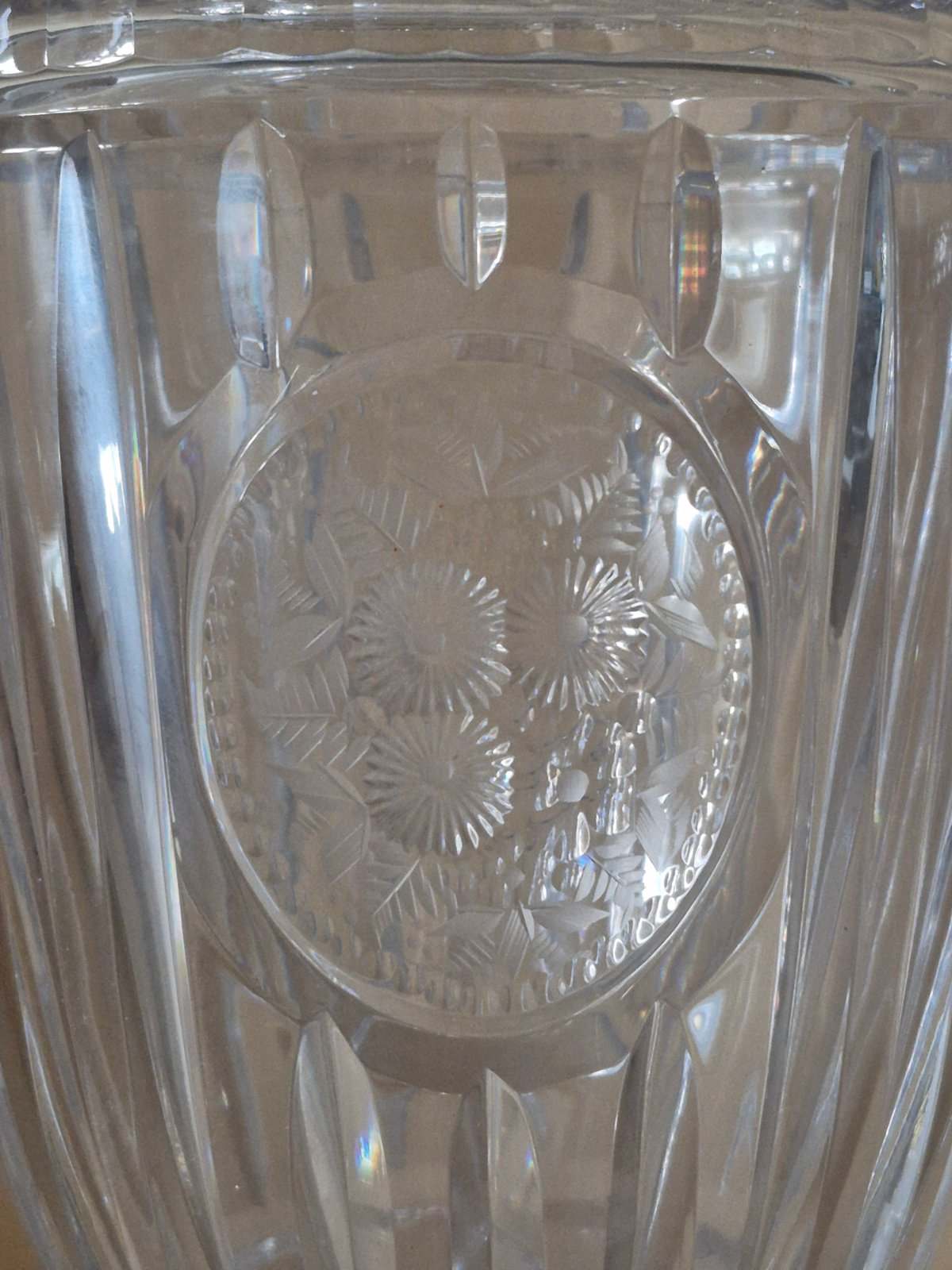 Edle Kristallglas Pokalvase Schliffdekor Blumen Medaillon Urnenvase um 1920