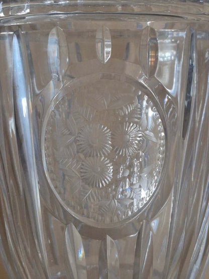 Edle Kristallglas Pokalvase Schliffdekor Blumen Medaillon Urnenvase um 1920