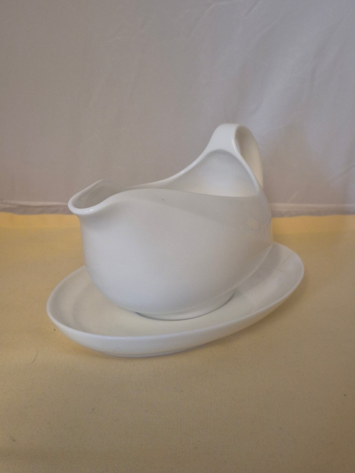 Wedgwood "Solar" Sauciere - Soßenschiffchen - Porzellan weiß zweiteilig