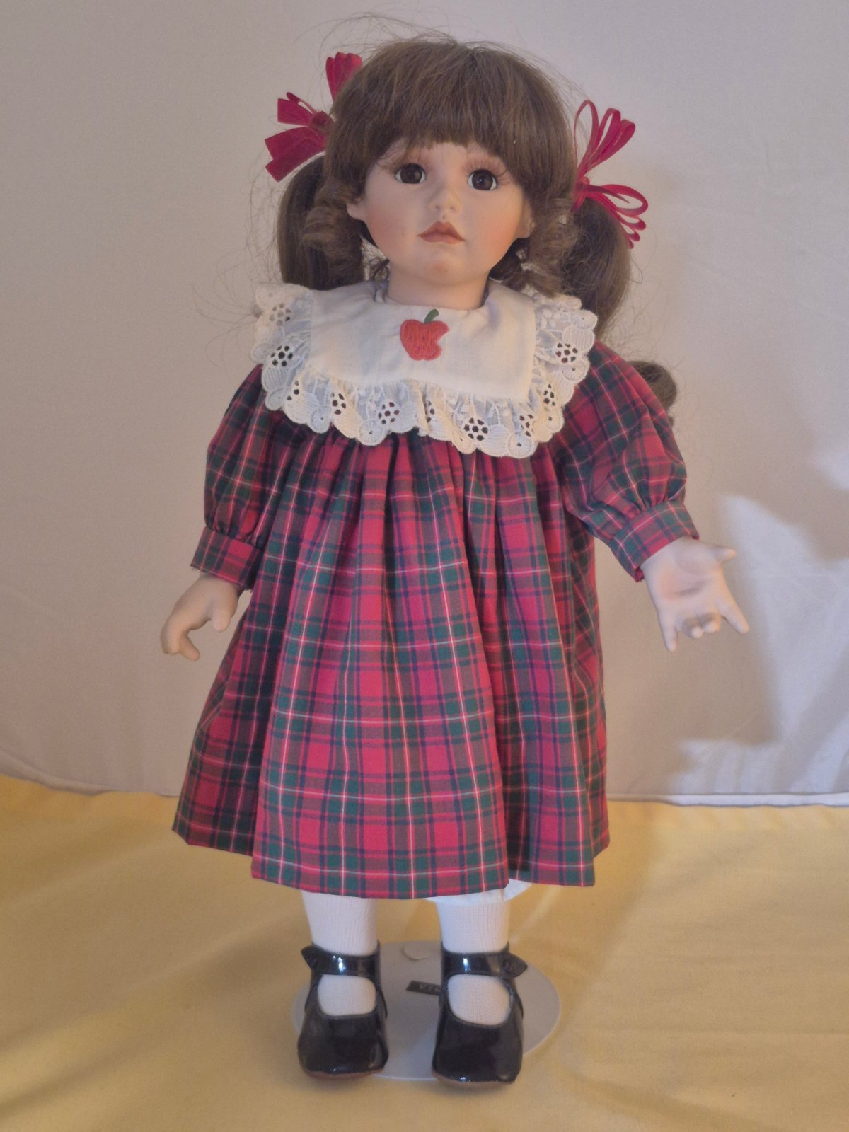Das Puppen Kunstarchiv - Vicky - 43 cm - Porzellankopf - Sammlerstück