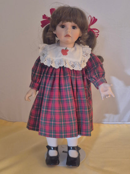Das Puppen Kunstarchiv - Vicky - 43 cm - Porzellankopf - Sammlerstück