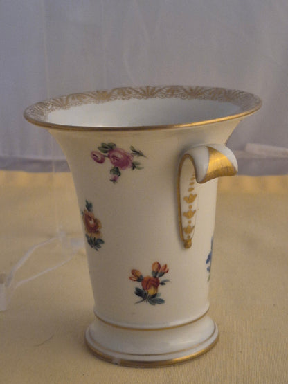 KPM - antike kleine Porzellan Vase - Blüten - Golddekor -