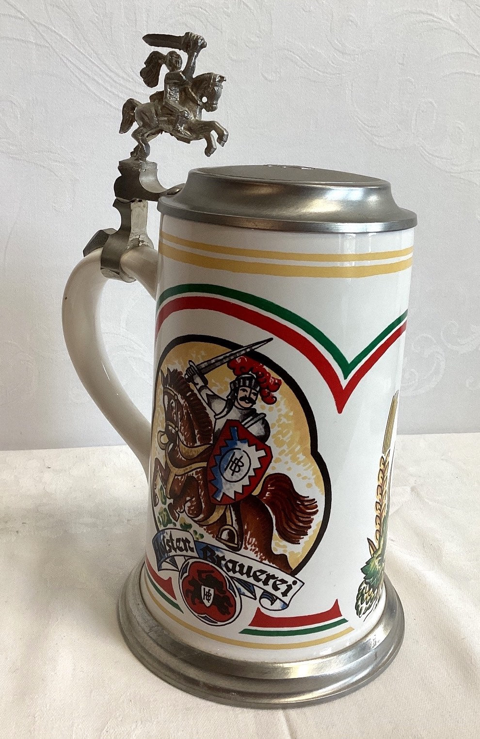 Holsten Brauerei Bierkrug Zinndeckel Ritter Porzellan Sammlerkrug vintage