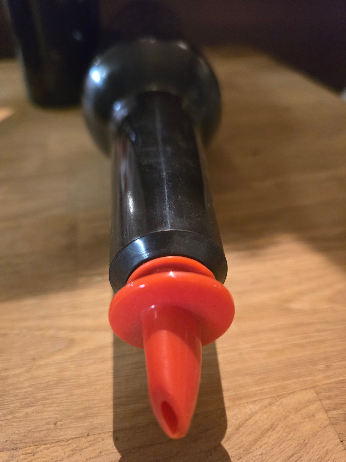 3x Bar Trainingsflaschen Kunststoff schwarz Flair Bartender Ausgießer rot Set