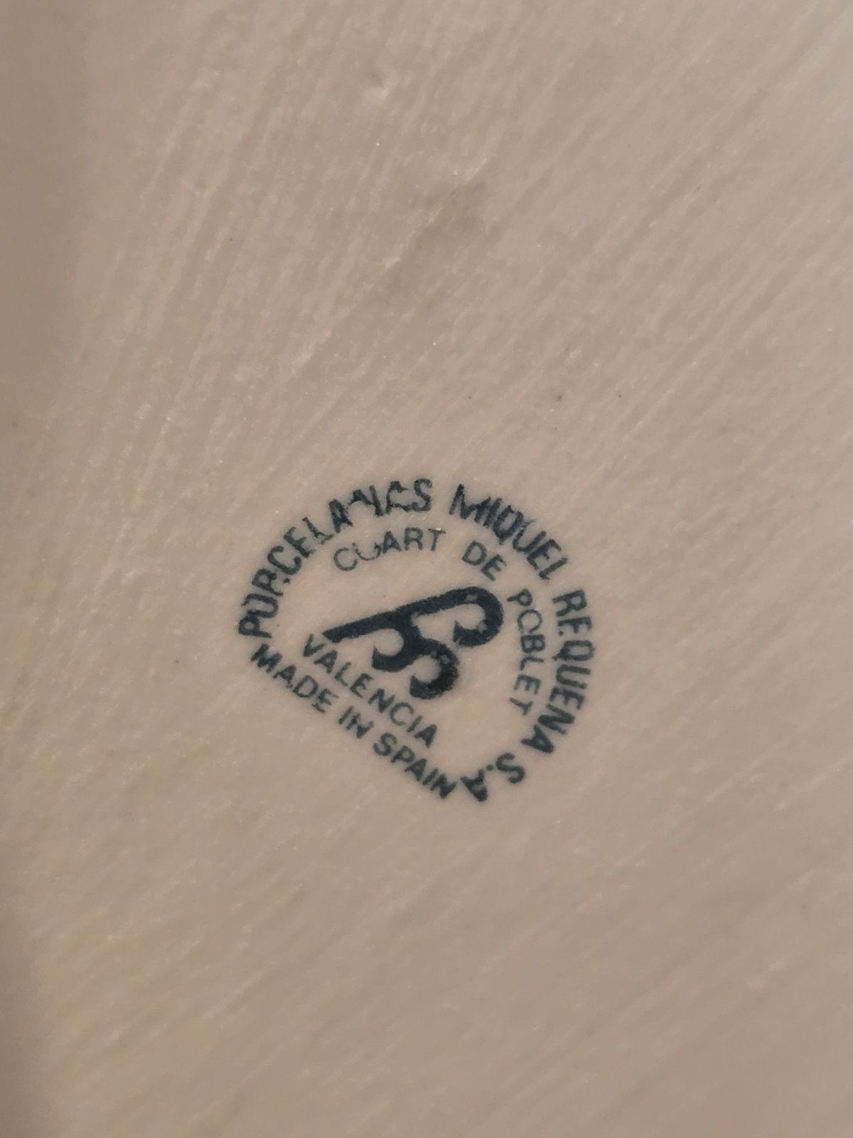 Seltene spanische Porzellan Vase mit zwei Eichhörnchen Motiv
