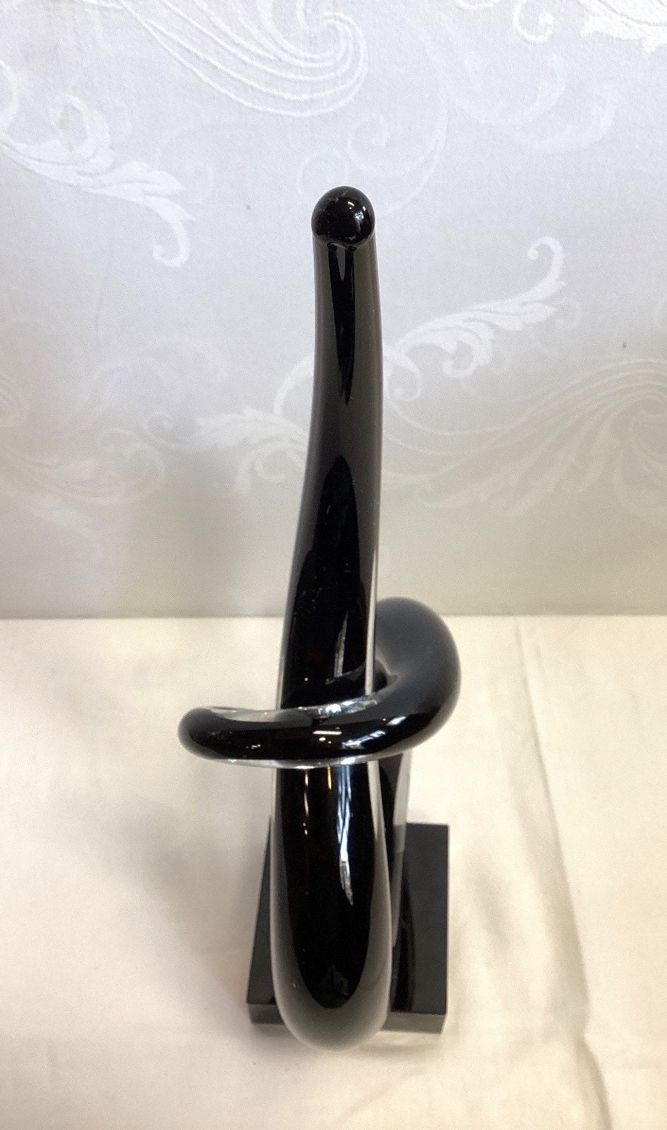 Abstrakte Skulptur Schwarz Glänzend Knoten Design Kunst Deko Modern Standfuß