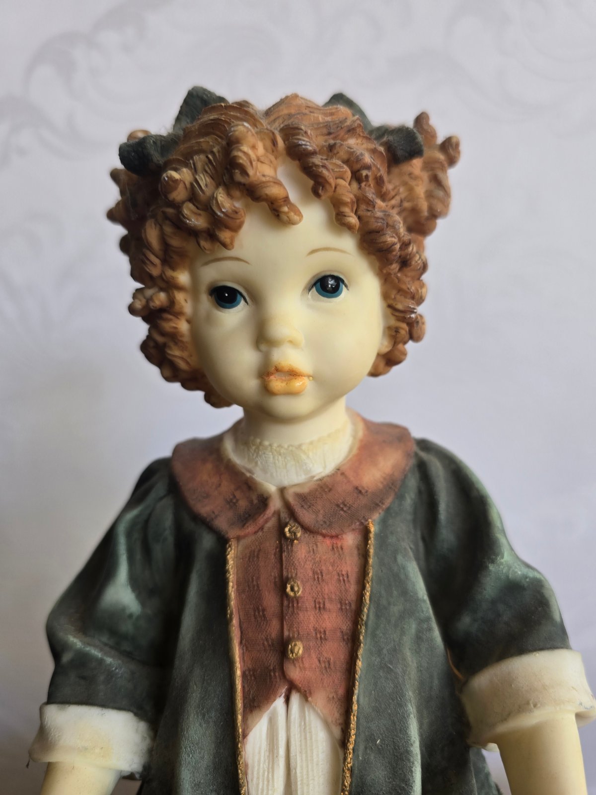 Dekofigur Mädchen mit Teddybär Kunstharz Vintage Sammlerfigur nostalgisch