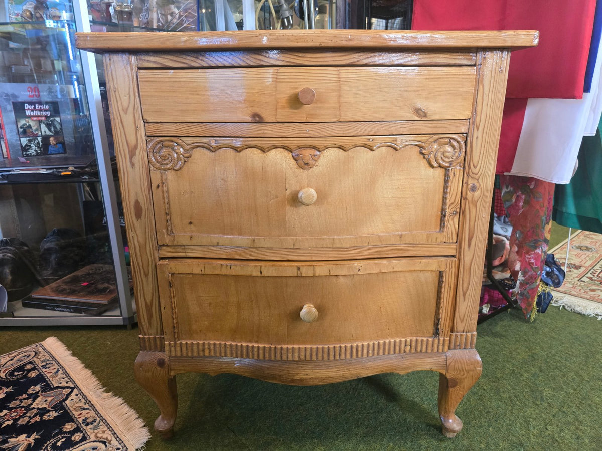 Vintage Nachtschrank Kiefer Schnitzerei 3 Schubladen Landhaus