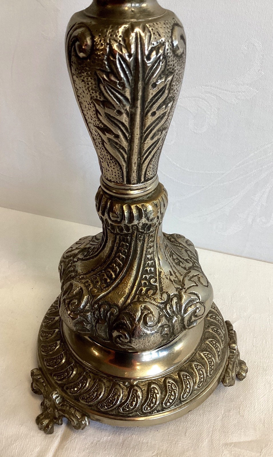 Antiker Kerzenständer Barock Rokoko versilbert Messing Blattdekor Ornament