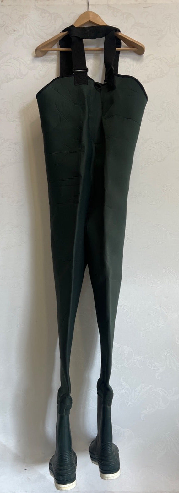 Wathose Behr Angelsport Titanium Neopren  Gr. 42/43 Angelwathose grün