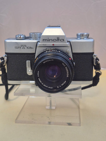 Minolta SRT 101b SLR Fotokamera + MD Rokkor 45mm 1:2 Objektiv + Anleitung