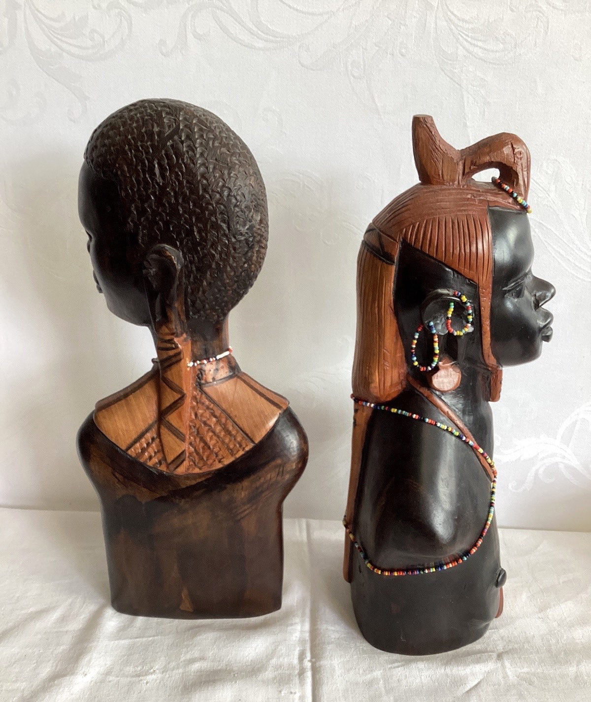 2x Afrikanische Holzbüste handgeschnitzt Massai Perlenschmuck Deko Skulptur