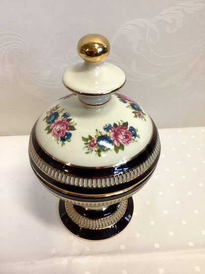 Porzellan Deckeldose Bonbonniere Blumendekor Kobaltblau Gold m. Fuß, H 22cm
