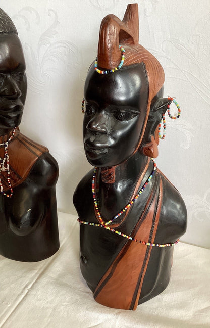 2x Afrikanische Holzbüste handgeschnitzt Massai Perlenschmuck Deko Skulptur