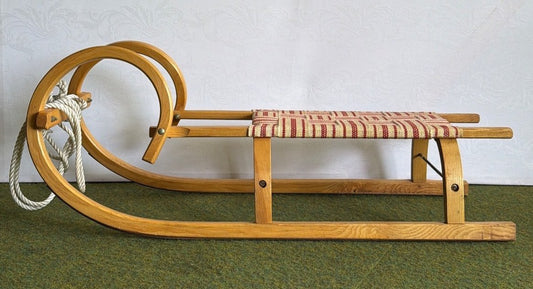 Holzschlitten Rodelschlitten Gurtsitz geflochten Zugleine Winter gebraucht 70er