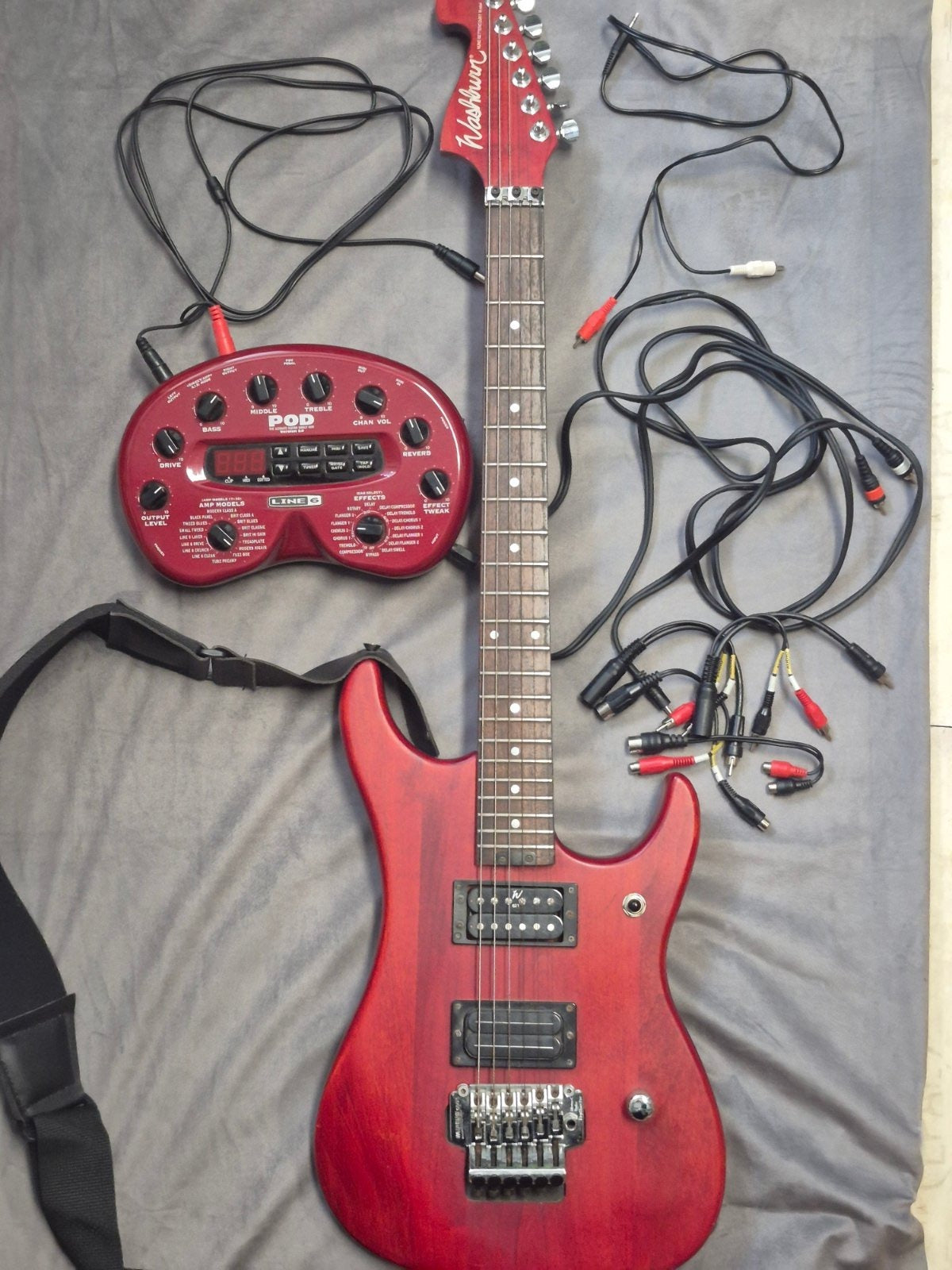 Washburn Nuno Bettencourt E-Gitarre + Line 6 POD 2.0 Set Kabel Gurt rot
