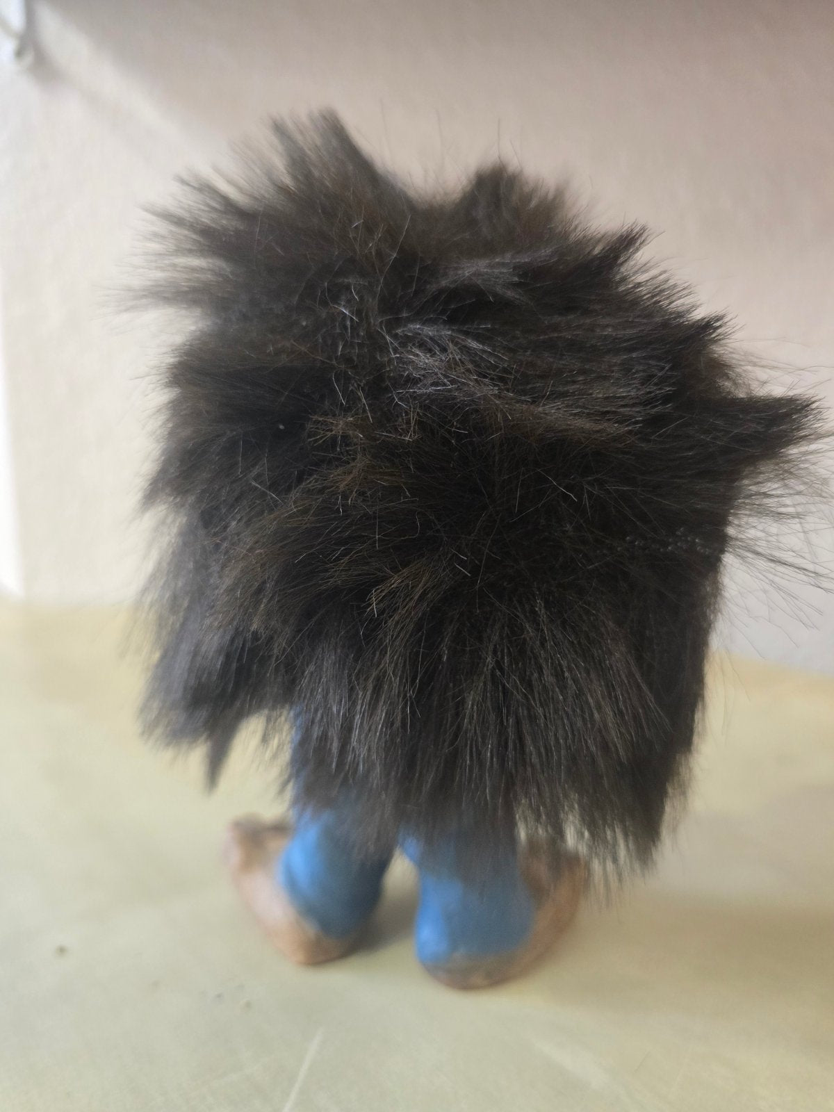 Troll Figur Gitarre Musikant schwarzes Haar Sammlerfigur Norwegen Vintage