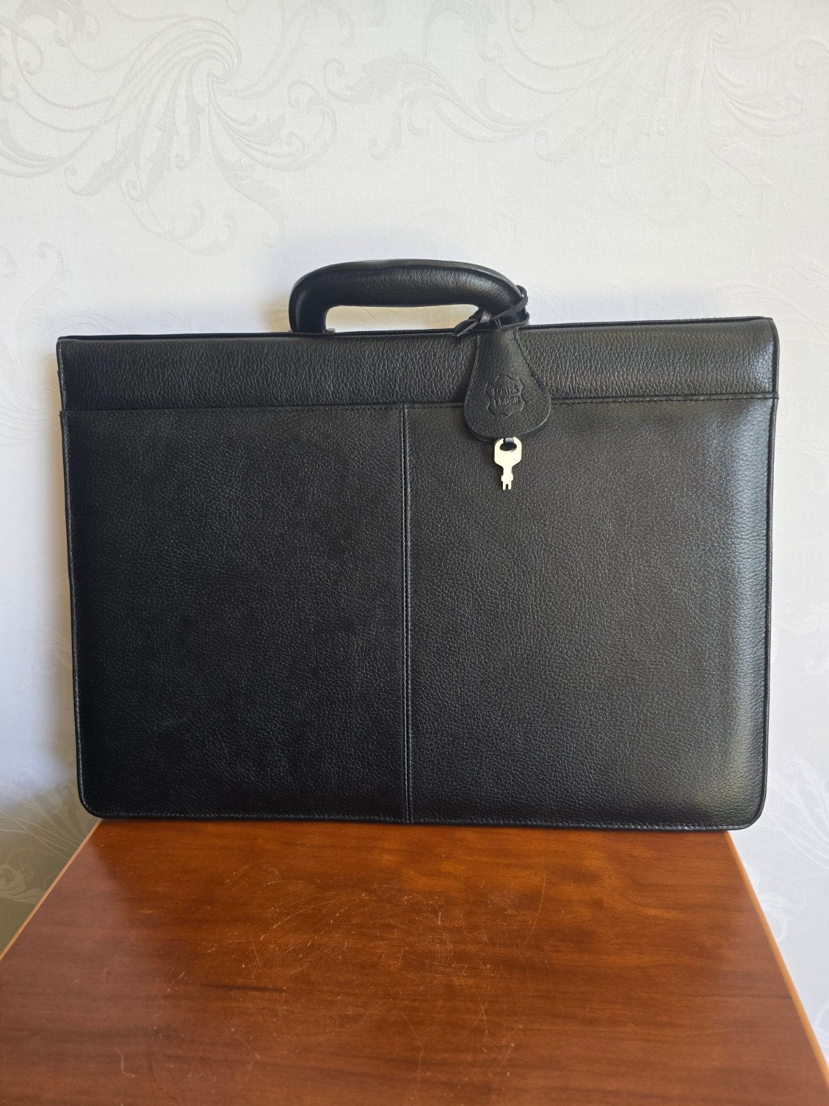 TCM Leder-Aktentasche  Aktenmappe Business Vollrindleder abschließbar