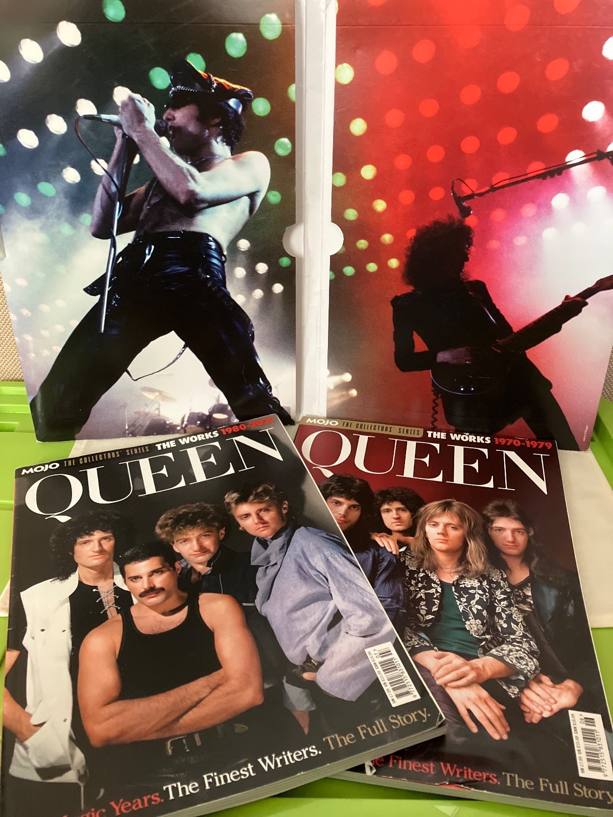 MOJO Queen The Works Collectors Series 1970-1979 & 1980-2021 Set Magazin Poster