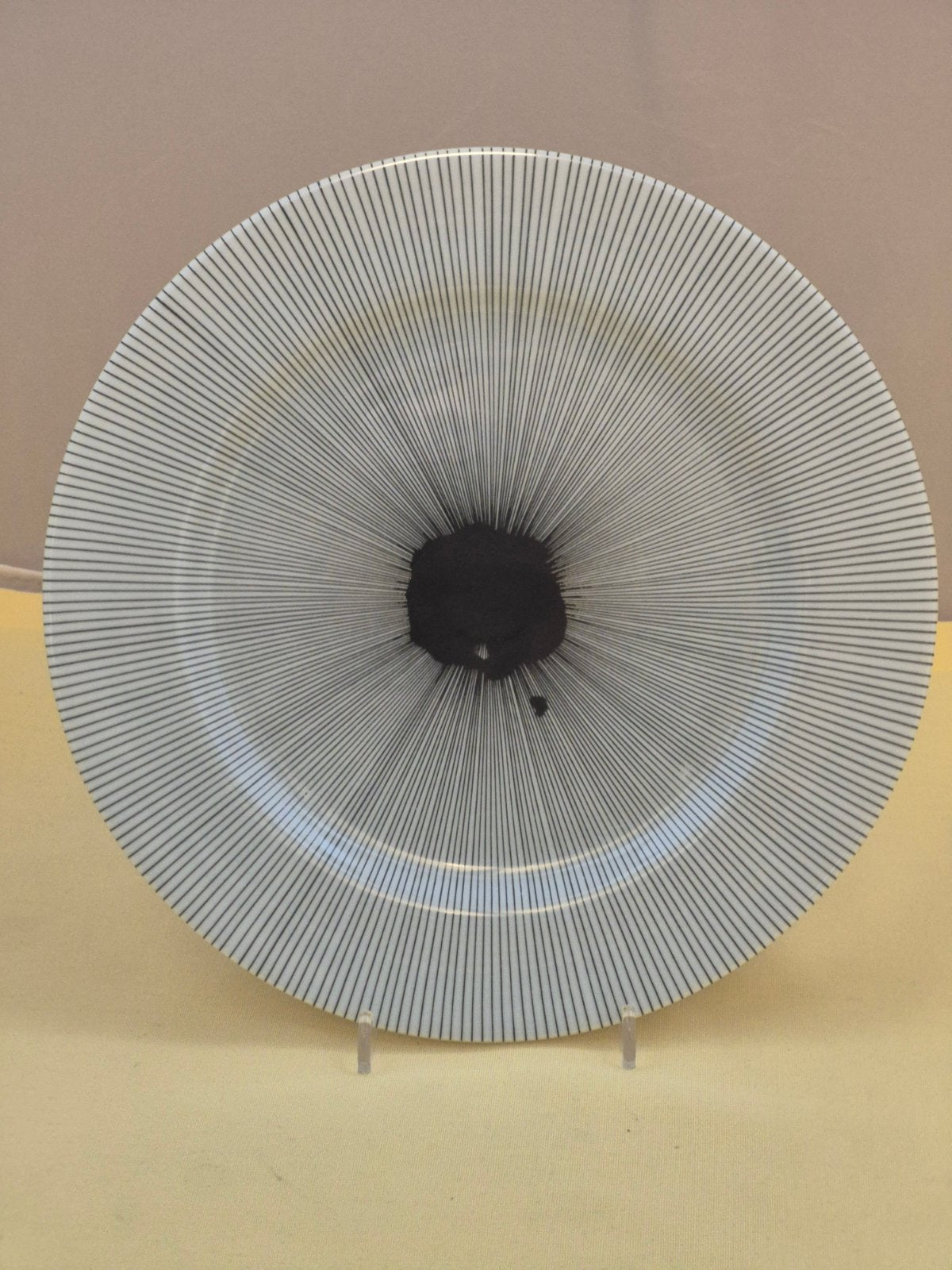 TAÏTÙ Computer 1987 Emilio Bergamin Italy Designteller Porzellan schwarz weiß