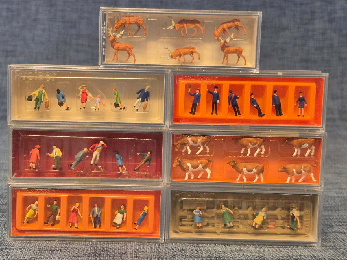 Preiser N 1:160 Figuren-Set Konvolut 7x Hirsche Kühe Bahnpersonal Passanten