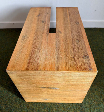 Massivholz Beistelltisch Hocker Cube Würfel Tisch Natur Schlitz Design modern