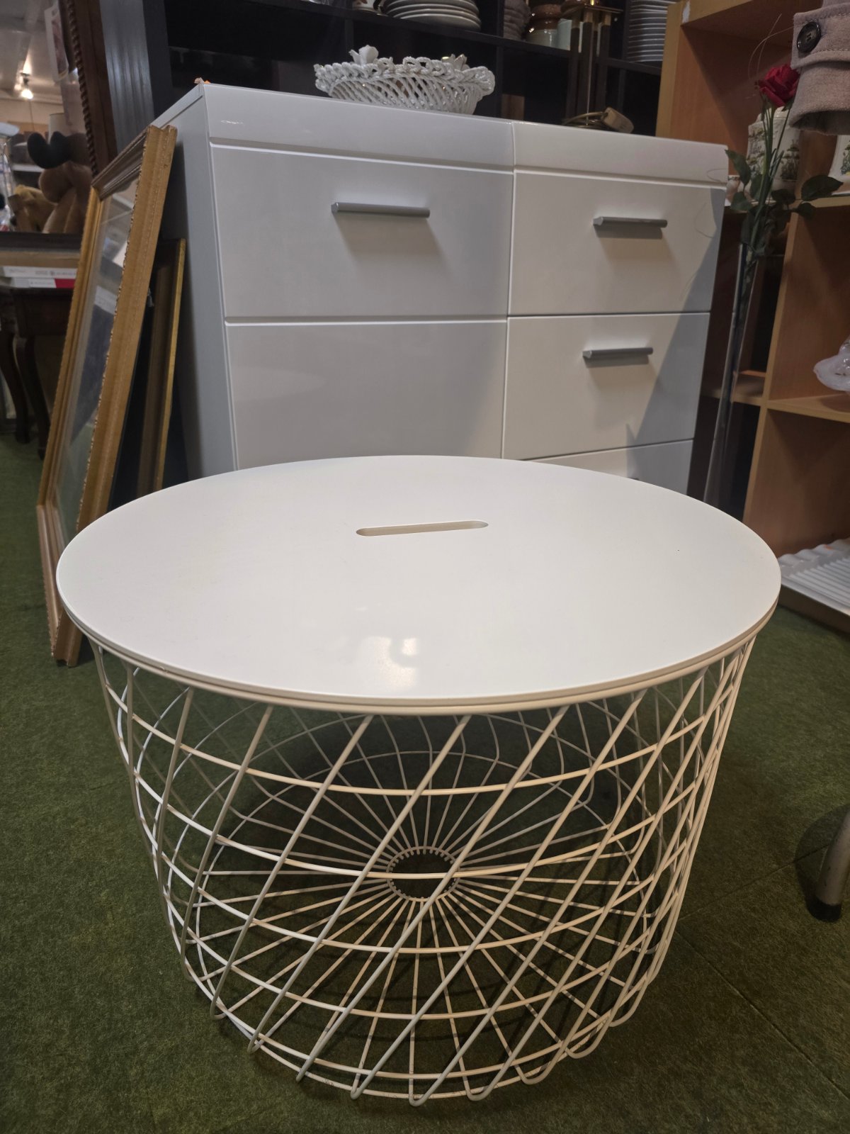 Couchtisch Drahtkorb rund weiß Metall Holzplatte abnehmbar Skandinavisch modern